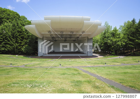 札幌藝術公園野外舞台(當地景點和周邊設施系列) 札幌藝術公園野外舞台(當地景點和周邊設施系列) 127998807