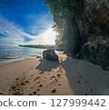 Beautiful blue sea in Uluwatu, Bali 127999442