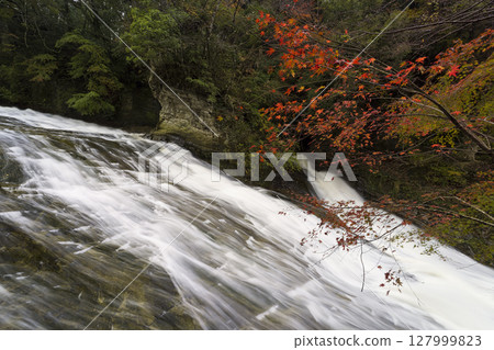 Yoro Valley and Yoro River in late autumn Awamata Waterfall, Isumi, Japan Yoro Valley and Yoro River in late autumn Awamata Waterfall, Isumi, Japan 127999823