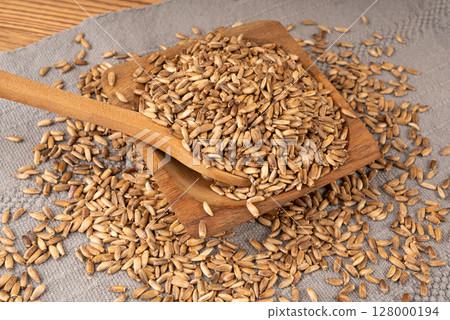 Milk thistle seeds, silybum marianum grains, dry blessed milkthistle fruits, variegated thistle kernels Milk thistle seeds, silybum marianum grains, dry blessed milkthistle fruits, variegated thistle kernels 128000194