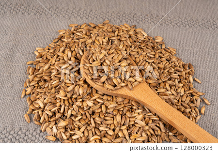 Milk thistle seeds, silybum marianum grains, dry blessed milkthistle fruits, variegated thistle kernels 128000323