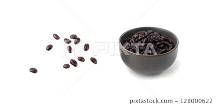 Black beans, cooked bean piles, baked legume, canned dark beans, rajma, Phaseolus vulgaris 128000622