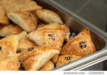Samsa, somsa triangle pie, many traditional samosa, somsa savoury pastry 128000692