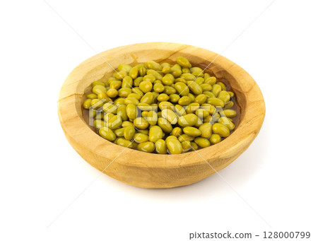 Edamame beans isolated. Green soy bean pile, cooked young soybean, boiled Japanese pea Edamame beans isolated. Green soy bean pile, cooked young soybean, boiled Japanese pea 128000799