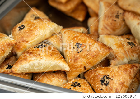 Samsa, somsa triangle pie, many traditional samosa, somsa savoury pastry 128000914