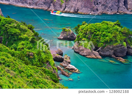 Hirizo Beach in early summer 128002188
