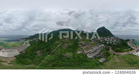 2025年5月,台灣東北海岸水千洞釀酒廠遺址,美麗的鳥瞰圖,360度全景視野 2025年5月,台灣東北海岸水千洞釀酒廠遺址,美麗的鳥瞰圖,360度全景視野 128004026