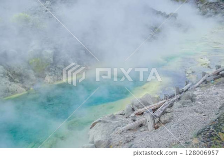 The source of Tamagawa Onsen and the bedrock bath 128006957