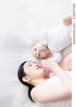 寶貝和媽媽 128007168