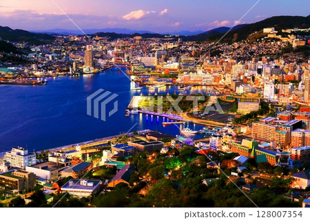 [長崎縣]從鍋館山天文台看到的長崎夜景 128007354