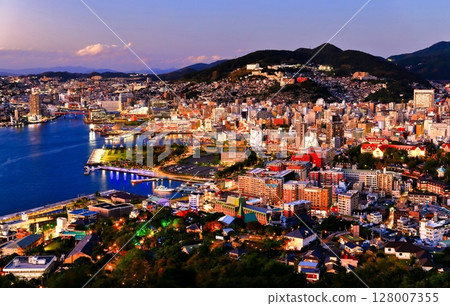 [長崎縣]從鍋館山天文台看到的長崎夜景 128007355