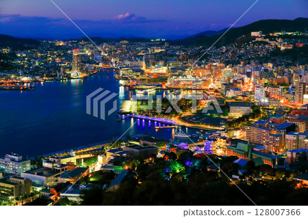 [長崎縣]從鍋館山展望台看到的長崎夜景 128007366