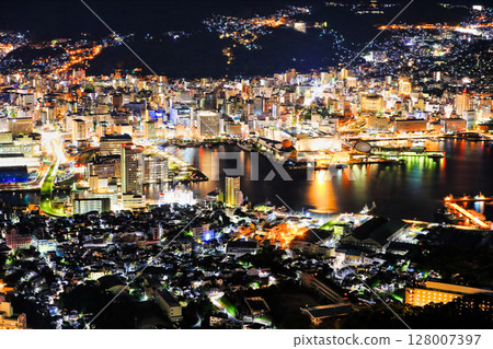[長崎縣]從長崎山頂天文台的長崎夜景 128007397