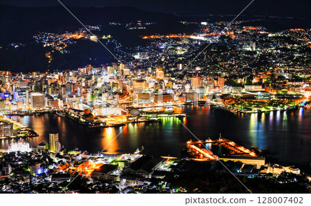 [長崎縣]從長崎山頂天文台的長崎夜景 128007402