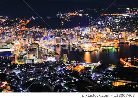 [長崎縣]從長崎山頂天文台的長崎夜景 128007408