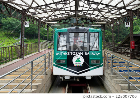 Cable car 128007706