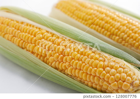 Fresh corn 128007776