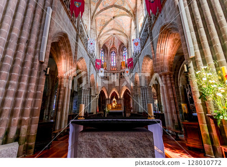 Saint Tugdual cathedral, Treguier, brittany, france 128010772