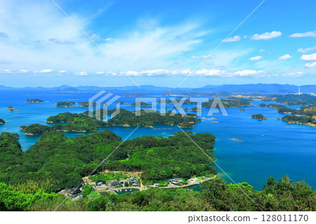 [Nagasaki Prefecture] Kujukushima in fine weather (Sasebo Funakoshi) 128011170