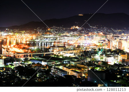 [長崎縣]從天神山展望台看到的佐世保港夜景 128011213