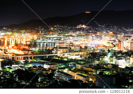 [長崎縣]從天神山展望台看到的佐世保港夜景 128011216