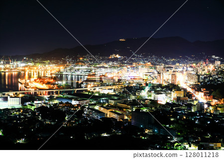 [長崎縣]從天神山展望台看到的佐世保港夜景 128011218