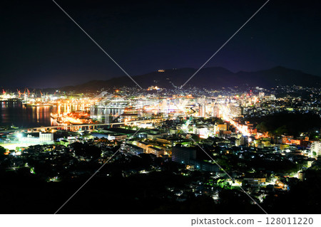 [長崎縣]從天神山展望台看到的佐世保港夜景 128011220