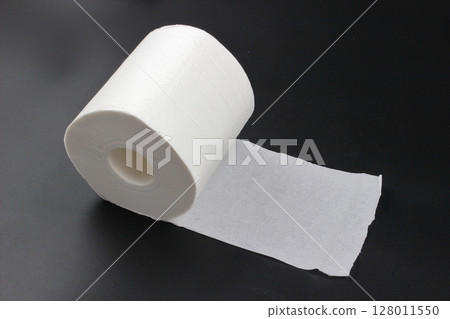 Clean white toilet paper 128011550
