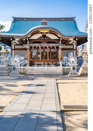 位於蘆屋市春日町的內出天神社（天滿宮）的拜殿，祈求學業有成、財運亨通 128011667