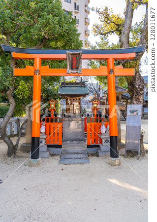 Inari Shrine, a branch shrine of Uchidetenjin Shrine (Tenmangu Shrine) that brings benefits for academic achievement and financial luck, in Kasugacho, Ashiya City 128011677