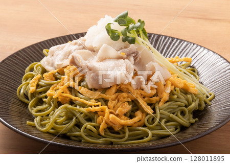 Green tea soba noodles mixed with grated daikon and meat Green tea soba noodles mixed with grated daikon and meat 128011895