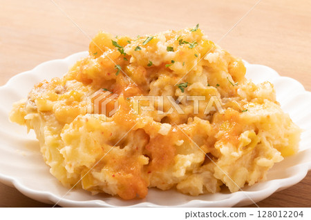 Potato salad with mentaiko sauce 128012204