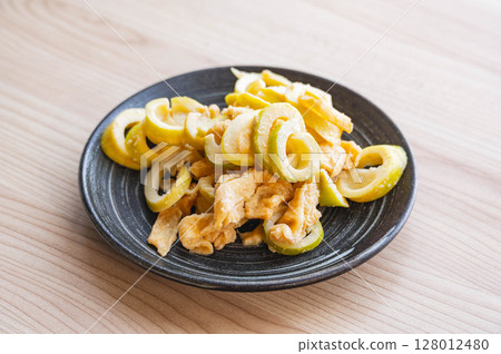 Fried tofu and miso 128012480