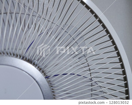 Cleaned fan blades Cleaned fan blades 128013032