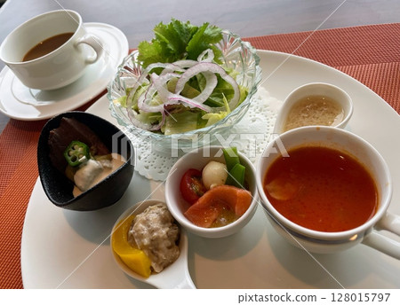 法國菜開胃菜 法國菜開胃菜 128015797