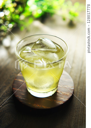 夏日的冷綠茶 夏日的冷綠茶 128017778