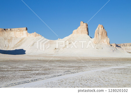 Rock pinnacles in Bozzhira valley view, Kazakhstan 128020102