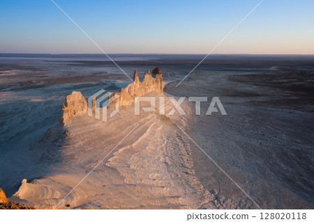 Stunning Mangystau landscape, Kazakhstan. Ak Orpa pinnacles view, Bozzhira valley 128020118
