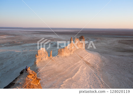 Stunning Mangystau landscape, Kazakhstan. Ak Orpa pinnacles view, Bozzhira valley 128020119