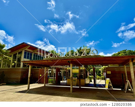 Entrance to the Honolulu Zoo in Hawaii Entrance to the Honolulu Zoo in Hawaii 128020386