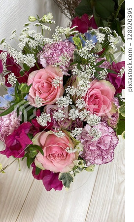 Bright pink bouquet Bright pink bouquet 128020395