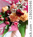 紅色花束 128020446