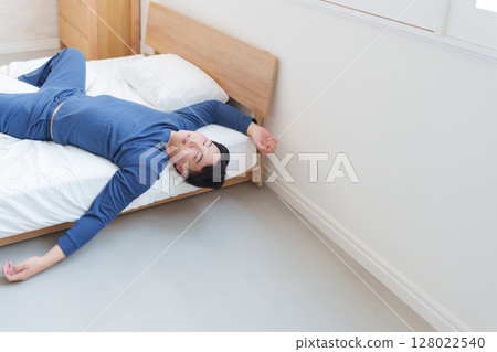 Men who have a bad sleep Men who have a bad sleep 128022540