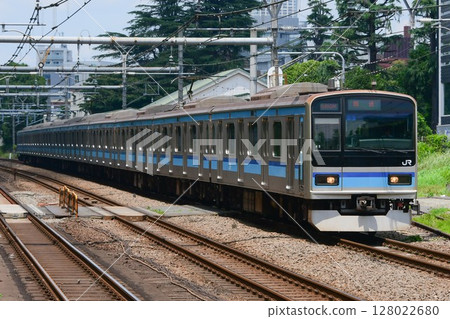 E231 series 800 Mitsu K5 train running on the Yamanote freight line, entering the Tokyo General Rolling Stock Center E231 series 800 Mitsu K5 train running on the Yamanote freight line, entering the Tokyo General Rolling Stock Center 128022680