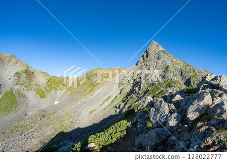 [山景素材] 初秋的槍山和東鐮山脊 [長野縣] 128022777