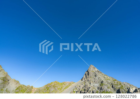 [山景素材] 初秋的槍山和東鐮山脊 [長野縣] 128022786