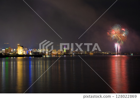 Beppu Summer Fireworks (Beppu City, Oita Prefecture) Beppu Summer Fireworks (Beppu City, Oita Prefecture) 128022869
