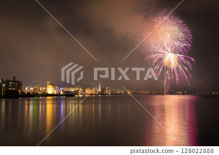 Beppu Summer Fireworks (Beppu City, Oita Prefecture) 128022888