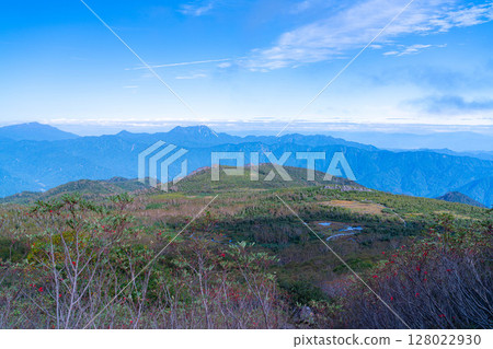 [Mountain material] Tenguhara and sea of clouds in early autumn [Nagano Prefecture] 128022930