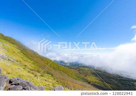 [Mountain material] Tenguhara and sea of clouds in early autumn [Nagano Prefecture] 128022941